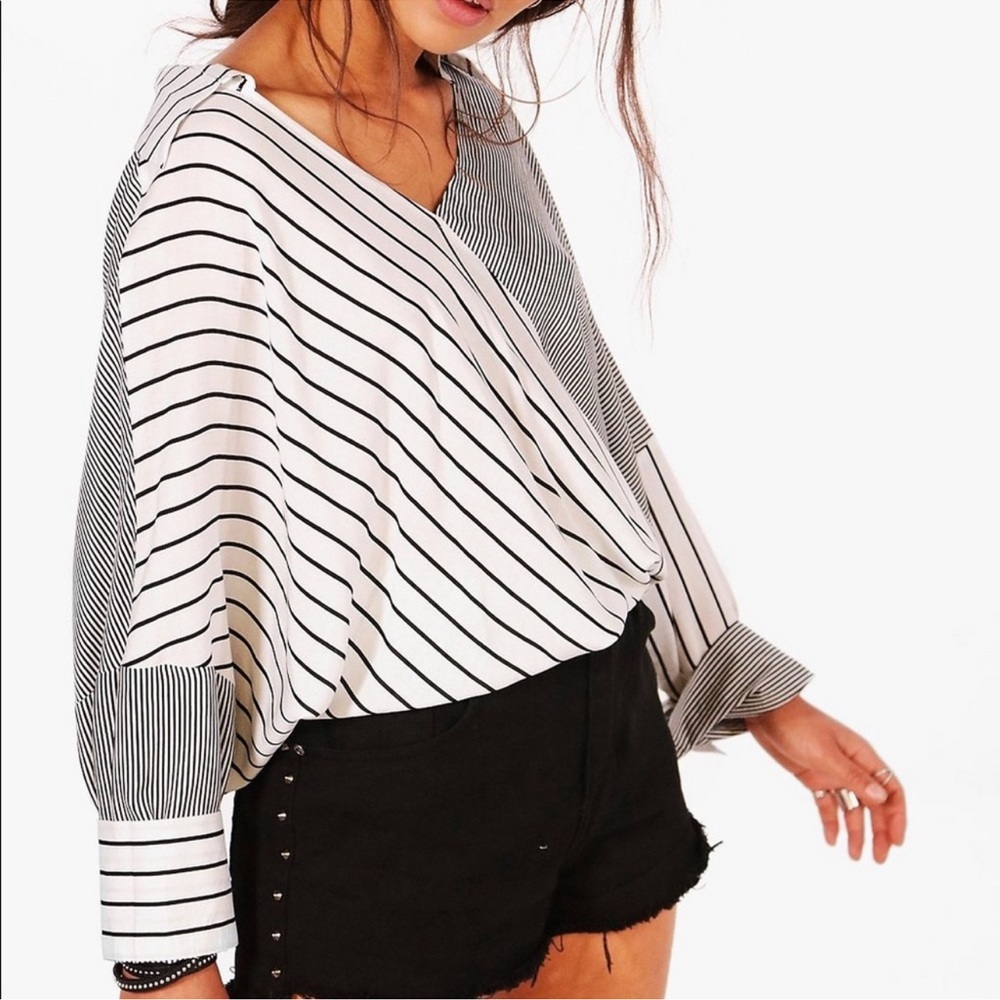 Boohoo Blouse Black/White Elastic Waist Mixed Contrast Stripe Blouse Size 4
